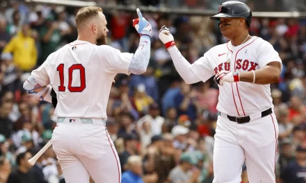Inspirados Medias Rojas barren a Yankees liderados por Rafael Devers y Brayan Bello