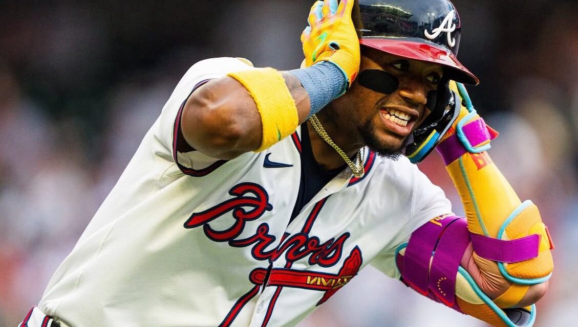 Ronald Acuña Jr. y Chris Sale brillan en conquista de los Bravos 5-0 sobre los Mets