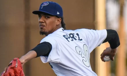 Eury Pérez prórroga controlar las emociones en regreso a los Marlins, luego de 20 meses