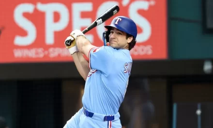Rangers de Texas vencen 8 a 1 a los Cardenales