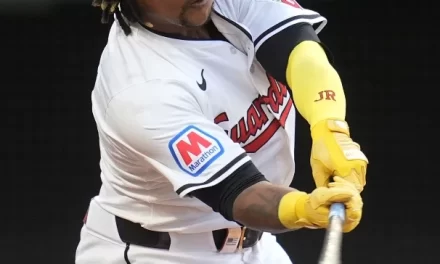 José Ramírez disfruta batear en el Yankee Stadium; Promedia .394 en su carrera