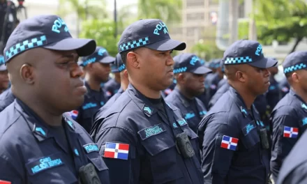 Abinader alabarda un nuevo maniquí de patrulla policial para proteger la seguridad pública