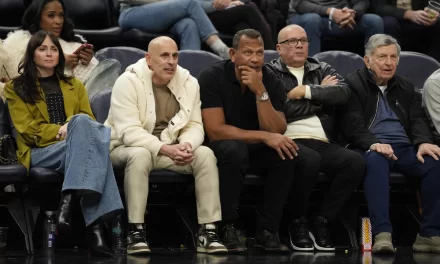 Aprueban traspaso de los Wolves y las Lynx de la WNBA por 1.500 millones de dólares al montón Lore-Rodríguez