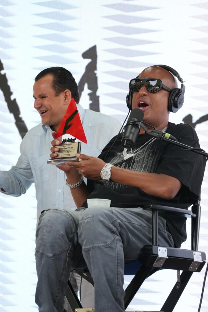 Alofake Media Group reconoce a DJ Lobo en Nueva York por sus contribuciones a la industria musical de RD: noticias de hoy en la República Dominicana | Último minuto