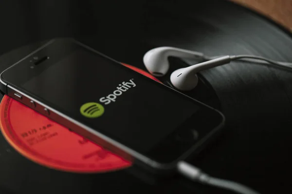 US $ 98 millones en ganancias para Spotify para la música colombiana