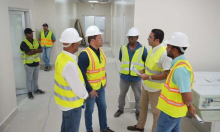 Video | Carlos Bonilla supervisa los avances en la construcción de la Unidad Traumatológica de Higüey