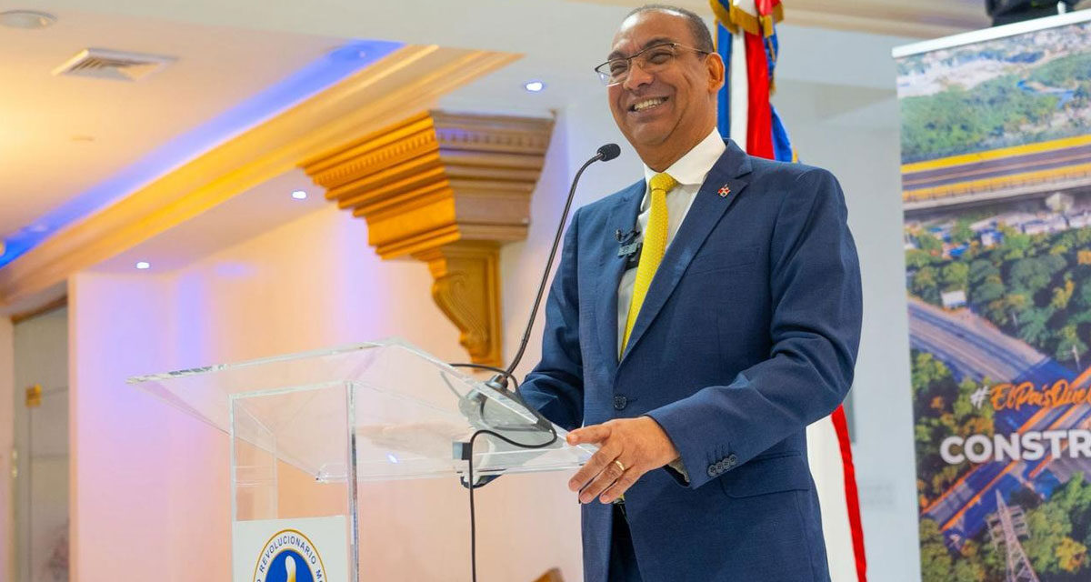 Deligne valora las contribuciones económicas, culturales y políticas de la comunidad dominicana en los Estados Unidos