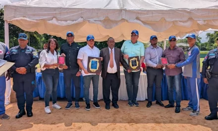 Academia Luisito inaugura torneo 24