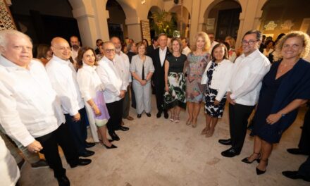 El embajador Frank Rainieri celebra la fiesta de San Juan Bautista