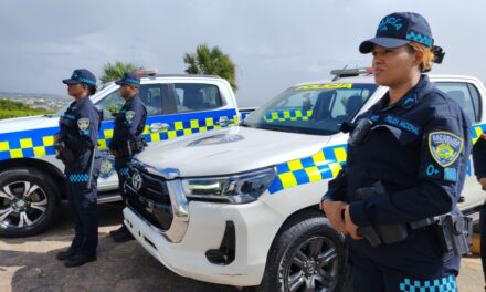 El gobierno expande un nuevo maniquí de patrulla policial a Santiago