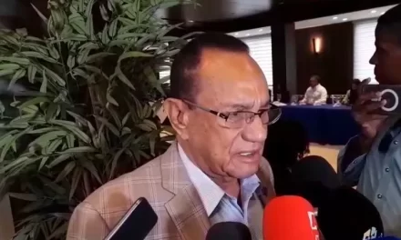 El líder sindical exige un aumento para los trabajadores públicos