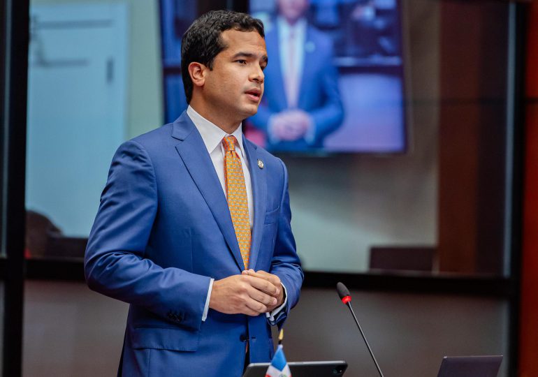 El senador Omar Fernández se reúne con el presidente de Paraguay para fortalecer las relaciones bilaterales