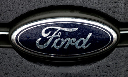 Ford retira más de un millón de vehículos por incumplimiento de software