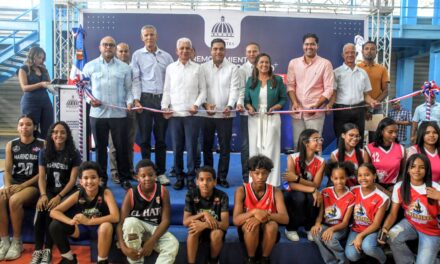 Ministro Kelvin Cruz entrega Multiuso Garibaldi Almonte