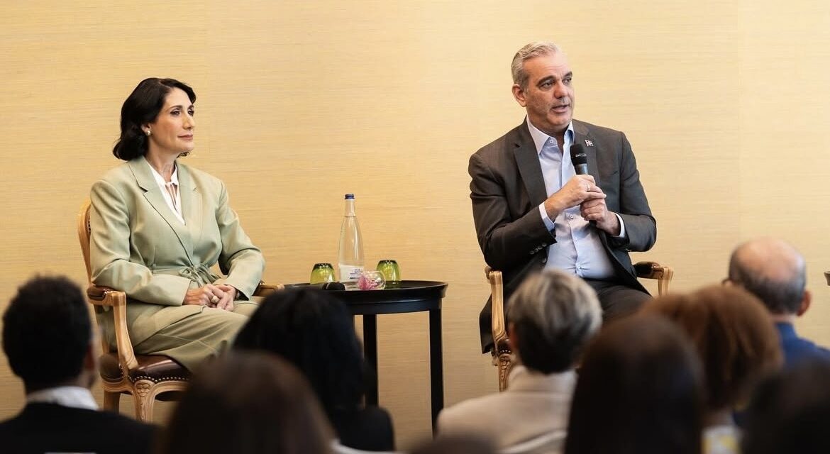 La primera dama Raquel Arbage destaca una reunión significativa con la diáspora dominicana en Suiza durante el Día Internacional