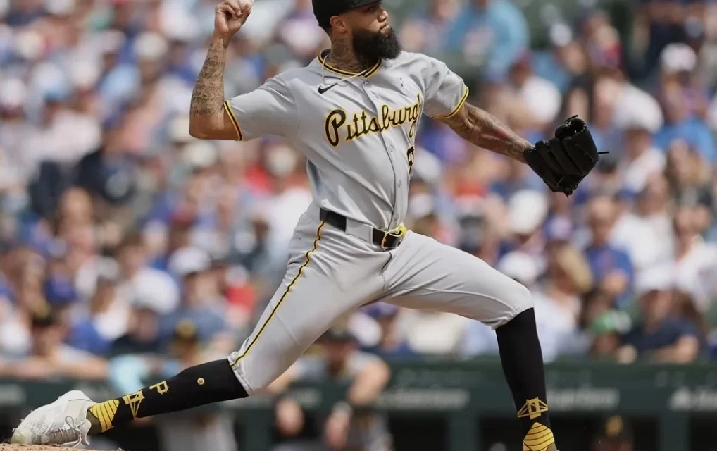 Dennis Santana suspendido por conducta alrededor de un fan; ha decidido apelar