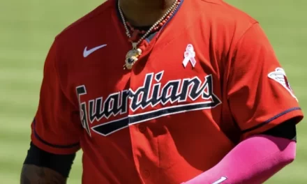 José Ramírez fuera de la fila de Guardianes tras pelotazo del miércoles