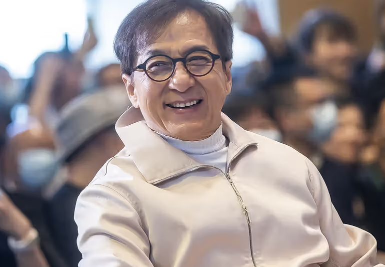 Jackie Chan sorprende cuando no es fanática de la 'hora pico'