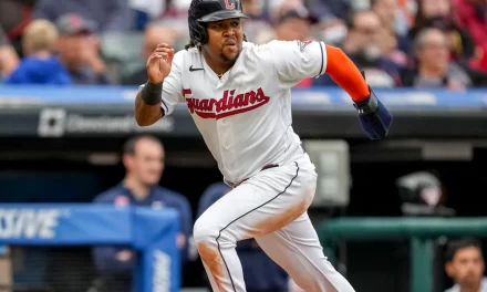 José Ramírez, único pelotero activo con 250+ jonrones y 250+ bases robadas: se acerca al histórico club 300-300