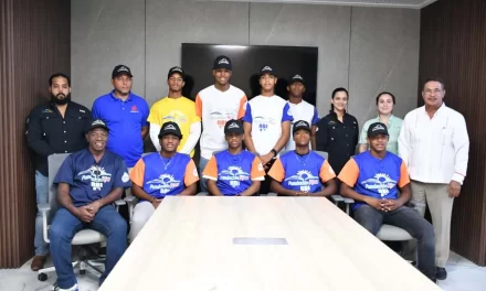 Jugadores béisbol Rica con RD al Mundial RBI Vero Beach