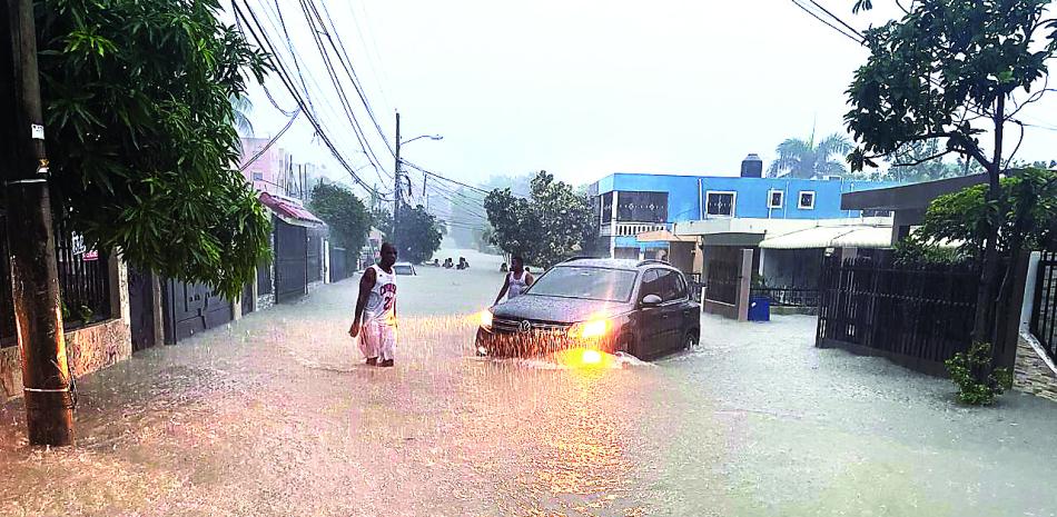 Los niveles de alerta se mantienen para posibles inundaciones urbanas.