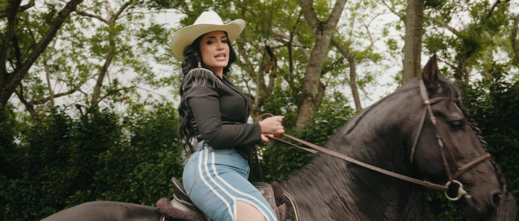 Luisanna Grullón estrena su videoclip vibrante en el último minuto