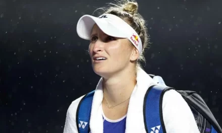 Vondrousova sorprende; eliminó Sabalenka y es finalista