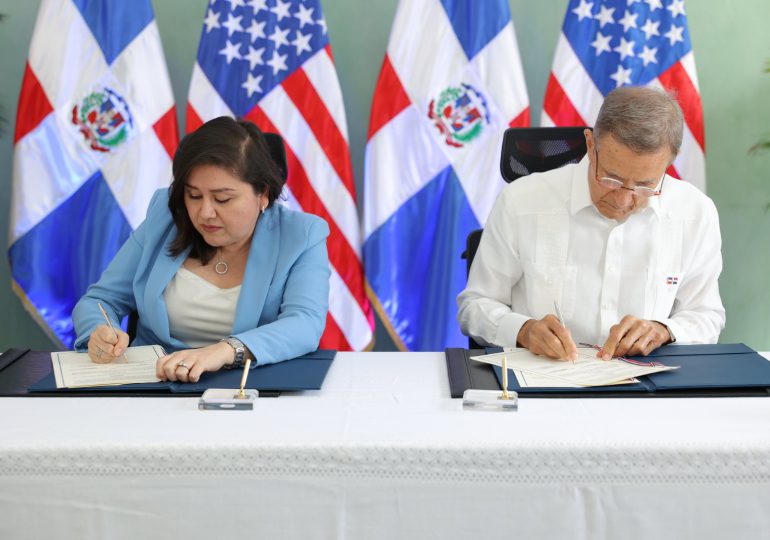 República Dominicana y fortalecen la cooperación en seguridad y donación humanitaria