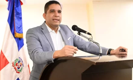 Rafael Uribe, presidente de Fedombal, sorprendido con conflicto entre FIBA y Panam Sports