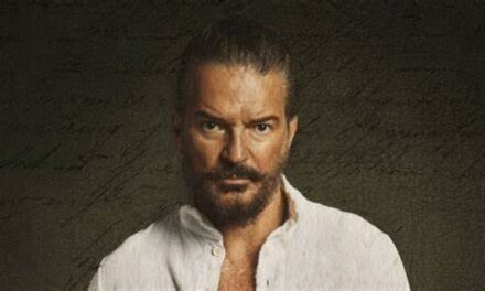 Ricardo Arjona anuncia el regreso al escena