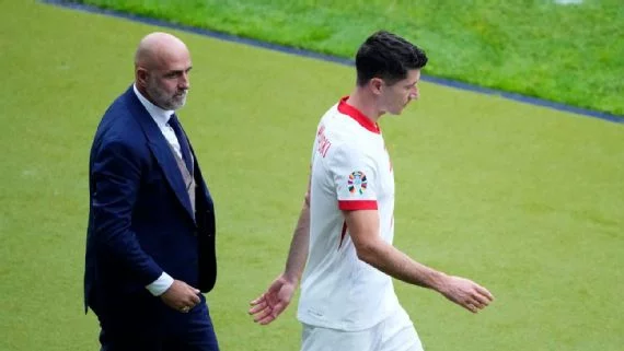Robert Lewandowski renuncia a Polonia hasta que cambie de técnico
