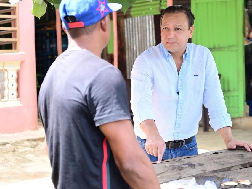 Abel Martínez dice que el salario dominicano solo les llega a sobrevivir