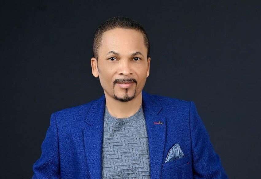 Marino Castellanos venablo «Disco de Oro Live» anuncia una tournée