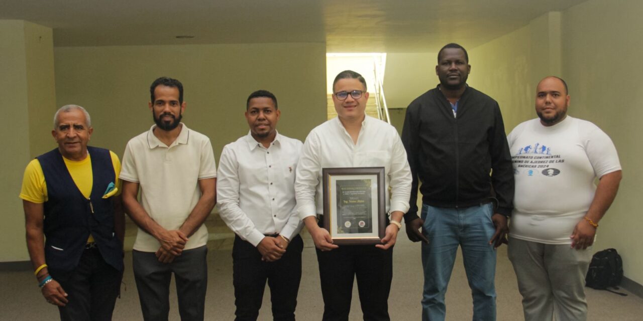 Reconocen a Néstor Matos en torneo Clásico de Ajedrez