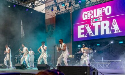 Grupo adicional regresa triunfante a Nápoles