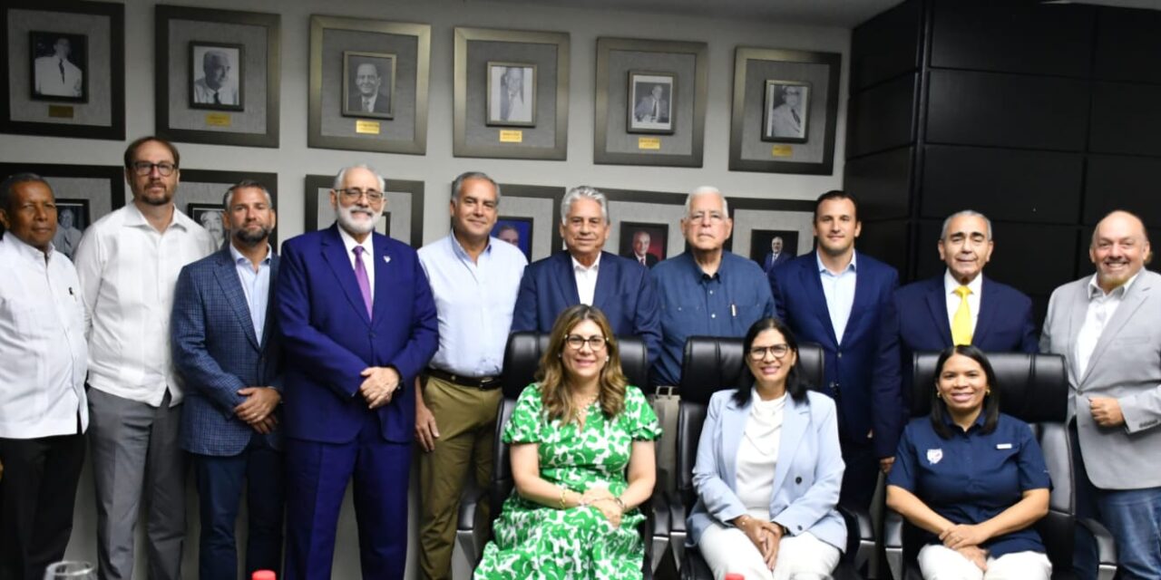 Equipos de LIDOM reeligieron por unanimidad a Vitelio Mejía como presidente