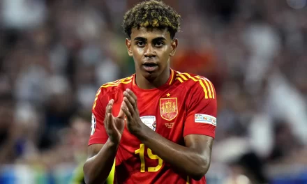 Lamine Yamal cumple el sueño de conocer a su ídolo Neymar