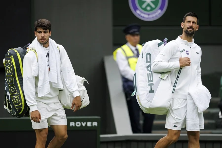 Alcaraz evita a Djokovic hasta la final de Wimbledon