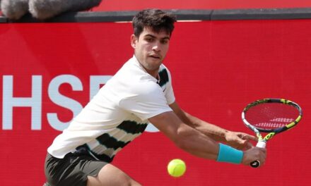 Alcaraz sufre frente a Munar para avanzar a cuartos