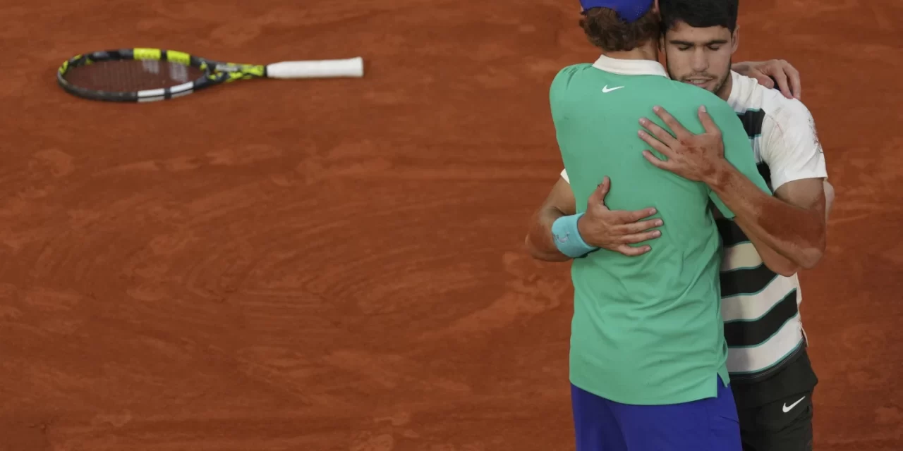 Carlos Alcaraz y Jannik Sinner trasladan ahora su tremenda rivalidad del Abierto de Francia a Wimbledon