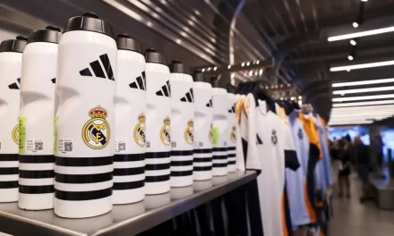 El Real Madrid desvela la camiseta de la próxima temporada, «inspirada en el Bernabéu»