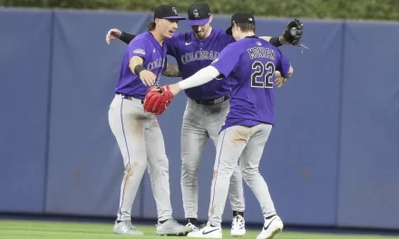 La segunda vencimiento consecutiva de Colorado en Miami pone fin a una jugada récord de MLB de derrotas en series en 22