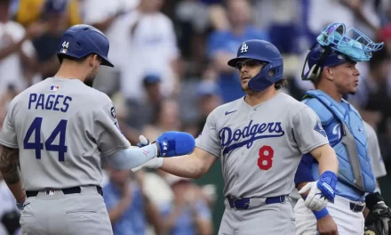 Dodgers se imponen 5-1 a Reales con jonrones de Hernández y Smith; Wrobleski brilla desde la lomita