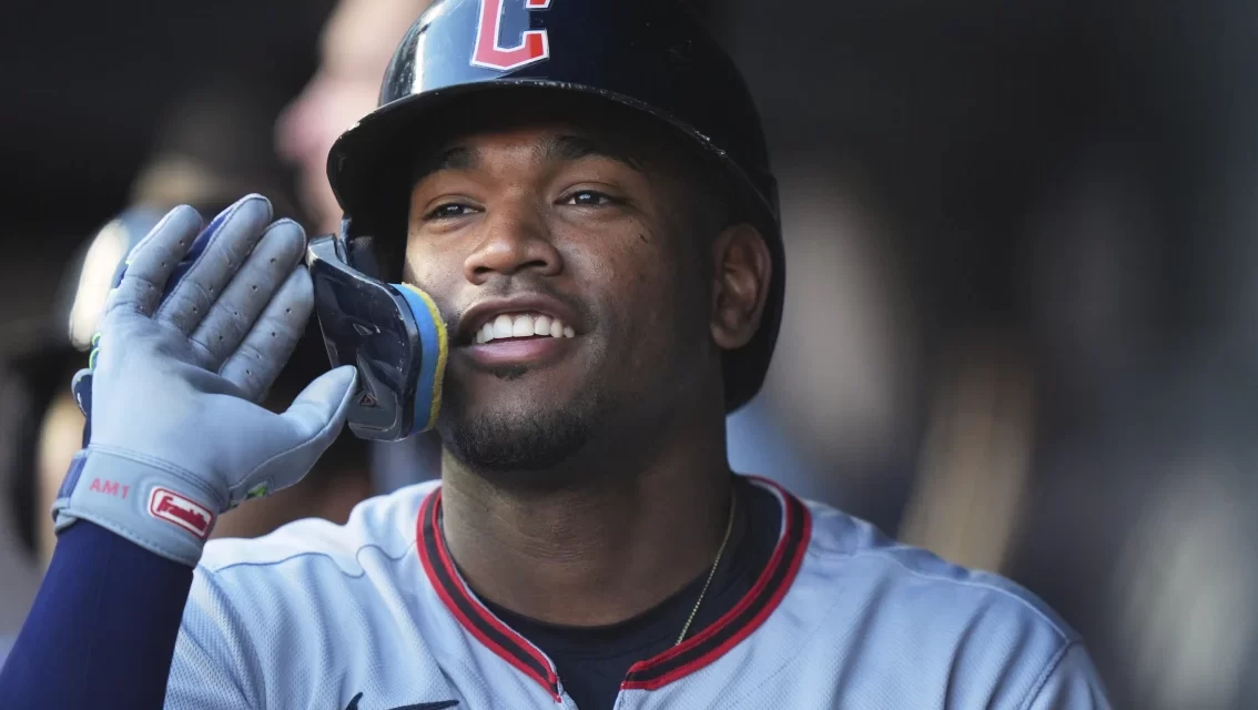 Querube Martínez y Luis Ortiz lideran blanqueada de Guardianes 4-0 sobre Yankees