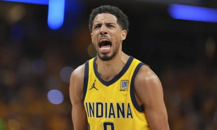 Los Pacers remontan en el cuarto periodo, vencen al Thunder 116-107 y toman preeminencia de 2-1 en las Finales de la NBA