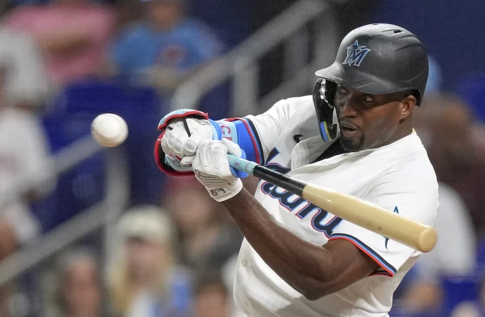 Wagaman y Jesús Sánchez impulsan a los Marlins a cortar la jugada ganadora de los Filis