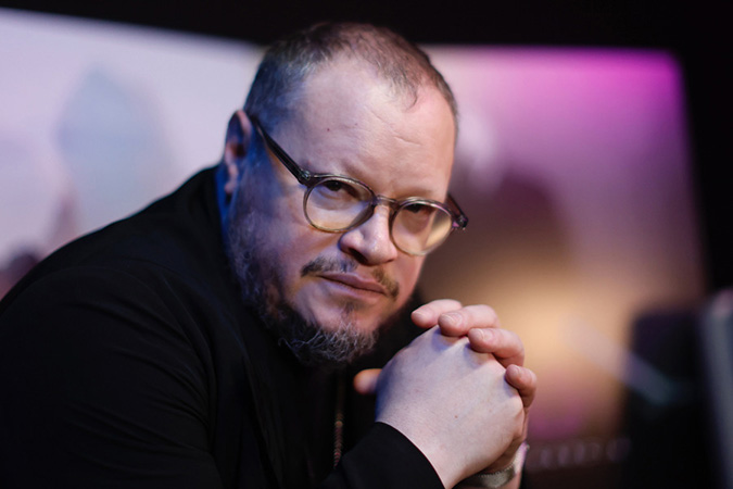 Leonel García dijo que los narcocorridos «reflejan una parte de la realidad mexicana»