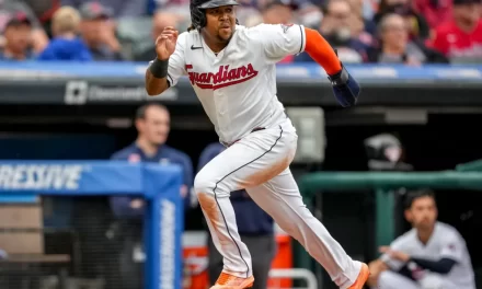 José Ramírez alcanza las 900 remolcadas en triunfo de los Guardianes sobre los Atléticos