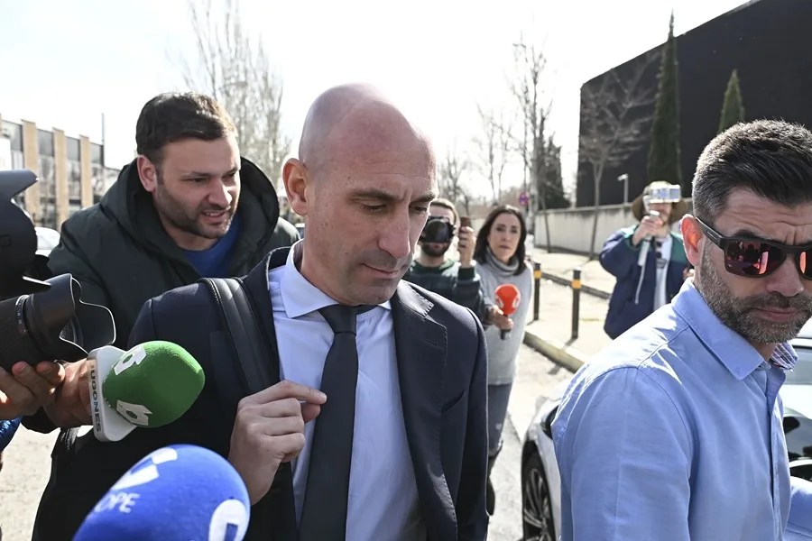 Confirmada la condena de Rubiales a una multa de 10.800 euros por asalto sexual a Hermoso