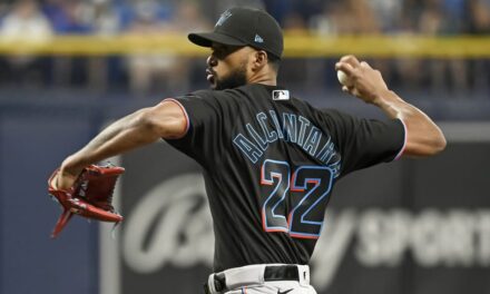 Sandy Alcántara asciende en la directorio histórica de ponches y otras categorías con los Marlins